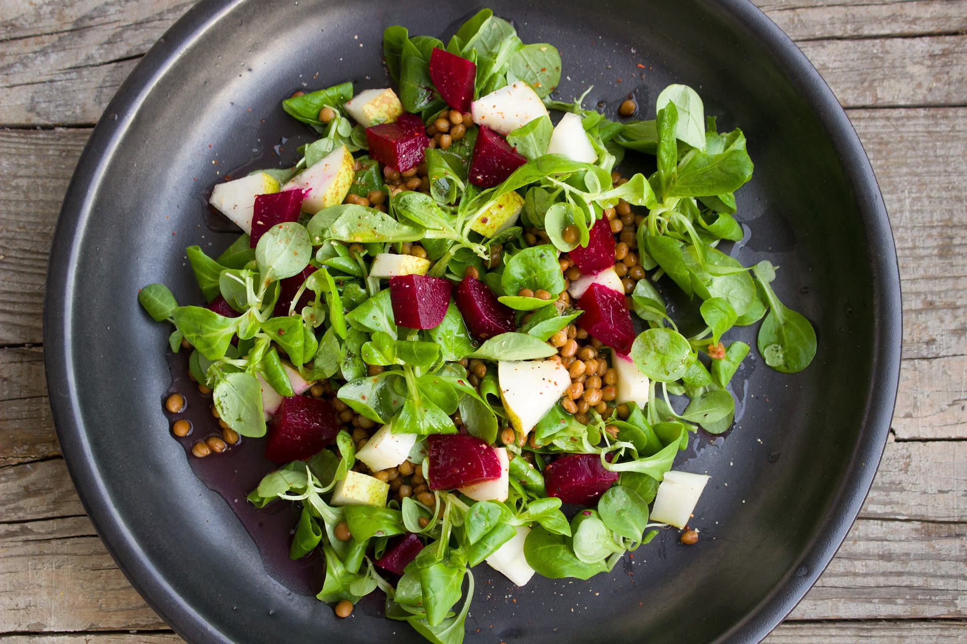 Zeleninový salát může chutnat pokaždé jinak / foto: pixabay.com