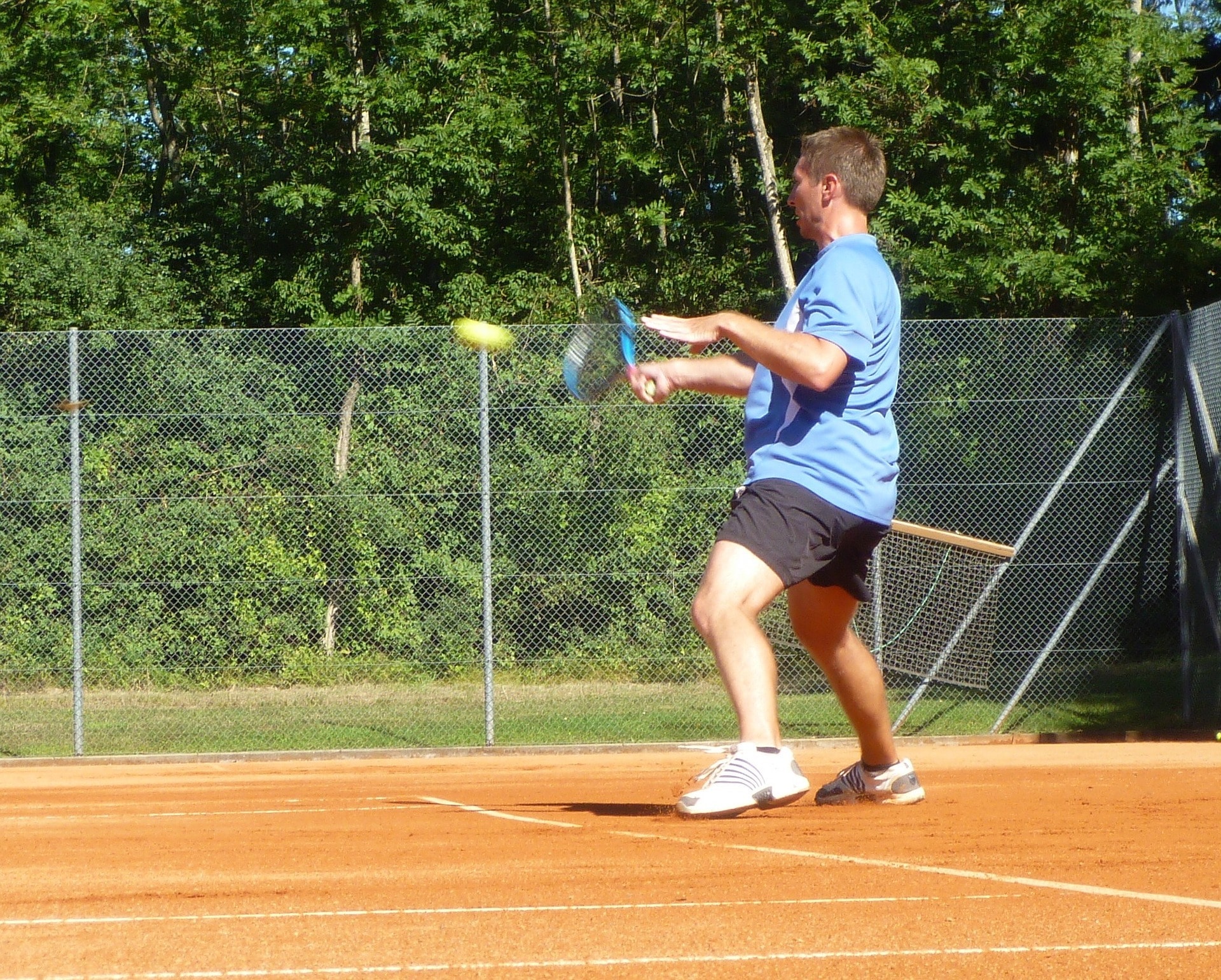 Někteří lidé dávají přednost sportovním aktivitám na čerstvém vzduchu / foto: pixabay.com